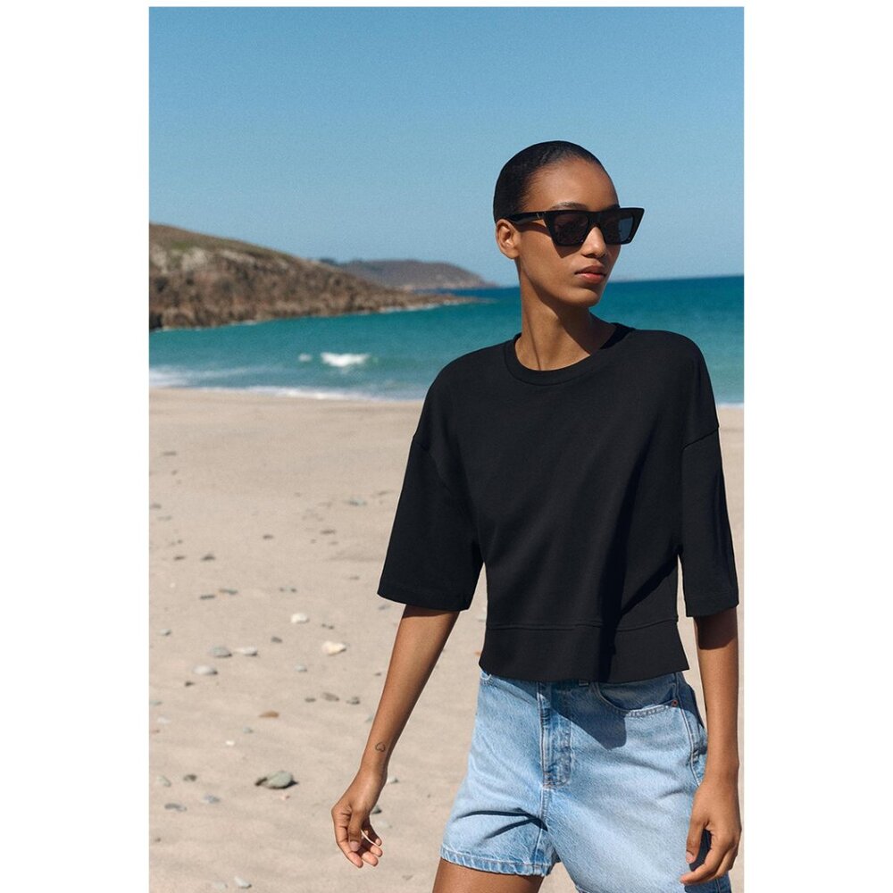 Zara Cropped T-Shirt - Black - Size Small